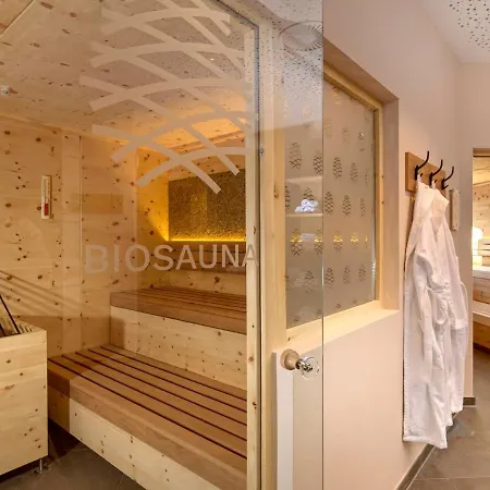 Zirbenhof Hotel 4*