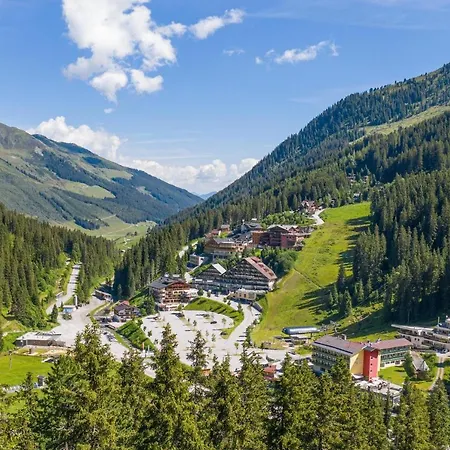 Zirbenhof Hotel 4*