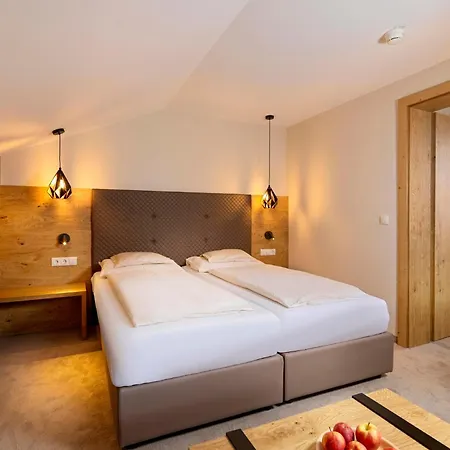Hotel Zirbenhof 4*