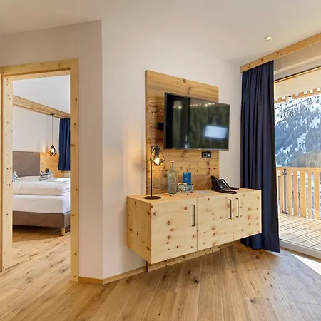 Отель Zirbenhof 4*