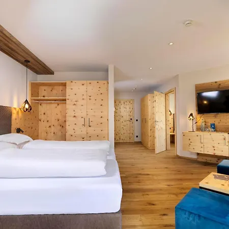 Zirbenhof Отель Хохфюген